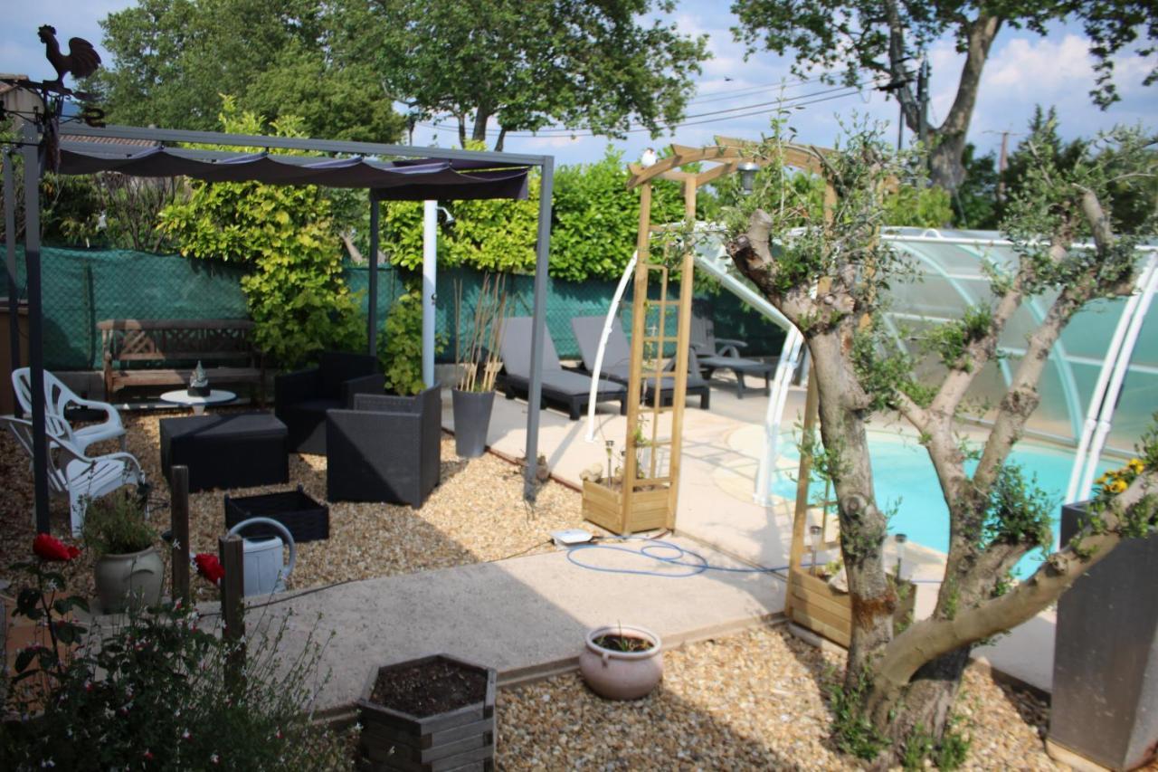 Villa Luberon: Cozy Room with Terrace Cucuron Exterior photo