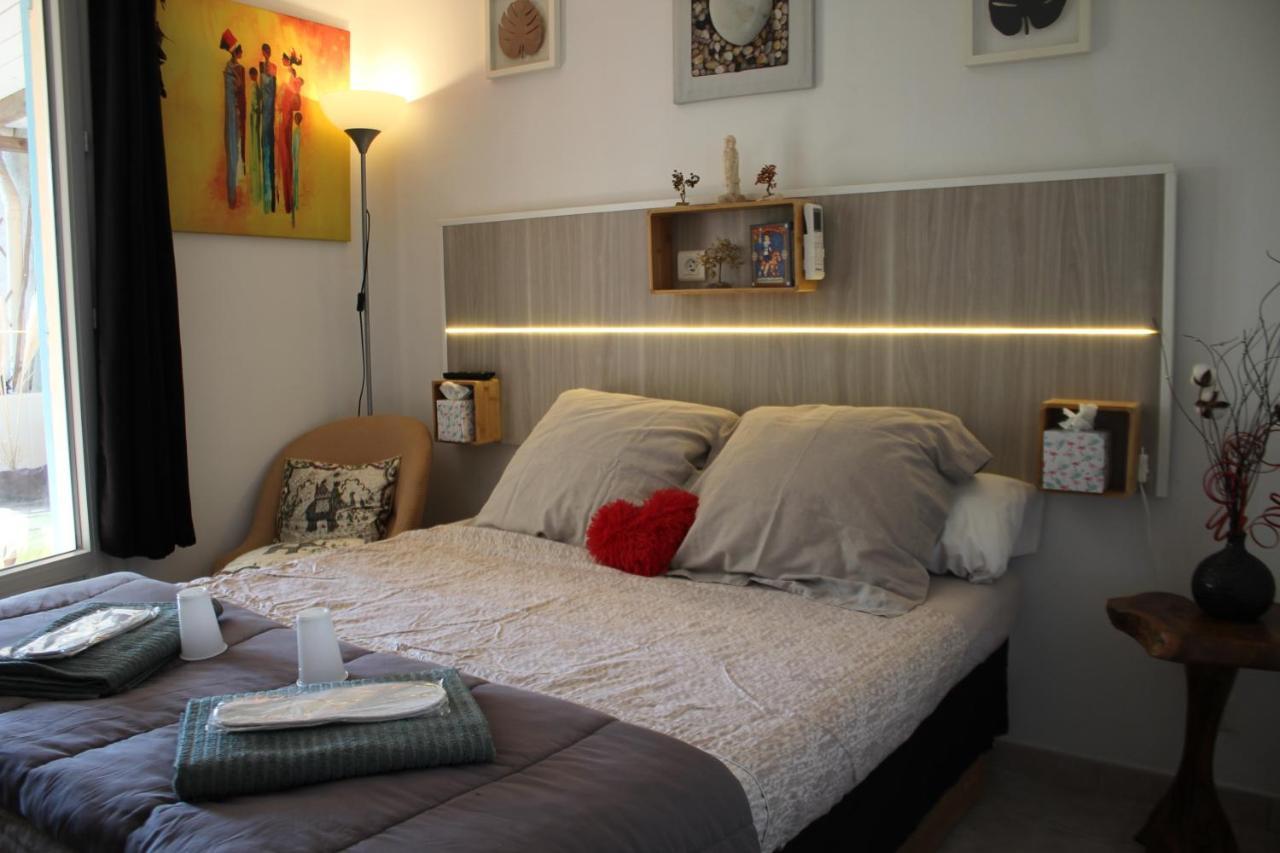 Villa Luberon: Cozy Room with Terrace Cucuron Exterior photo